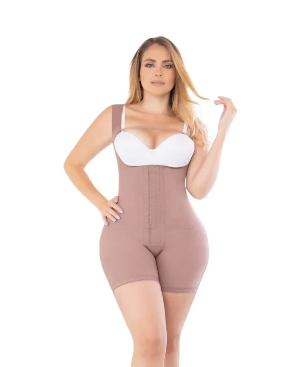 FAJA MEDIA PIERNA DE ALTA COMPRESIÓN CON BROCHES Y CORRECTOR DE ESPALDA